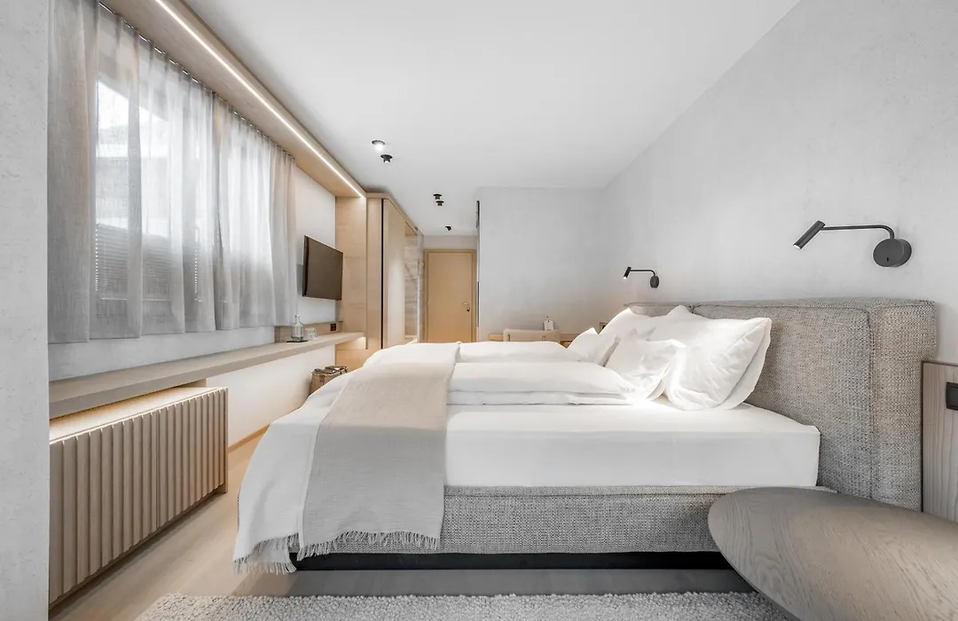 Hotel Weisses Lamm-1